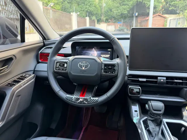 Toyota RAV4 — Фото автомобиля 16