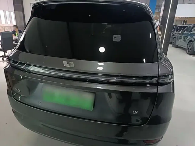 Li Auto L9 — Фото автомобиля 5