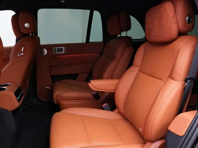 Li Auto L8 — Фото автомобиля 11