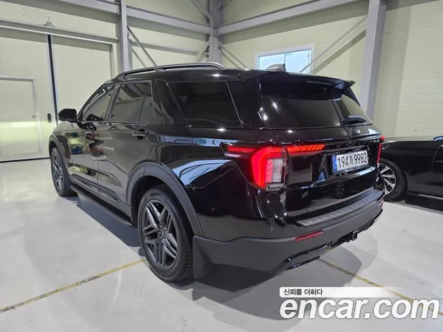 Ford Explorer Explorer 6 поколение 2.3 ST-Line 4WD — Фото автомобиля 4