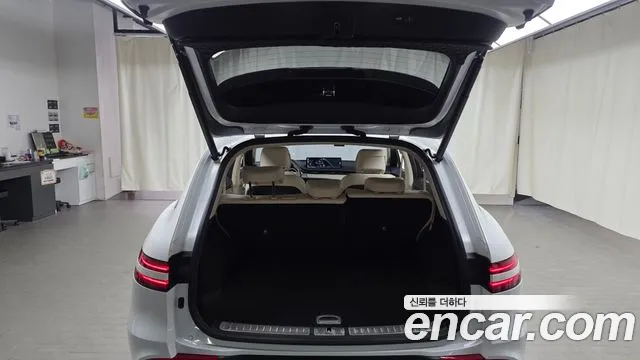 Genesis GV70 2.5T Бензин 2WD — Фото автомобиля 19