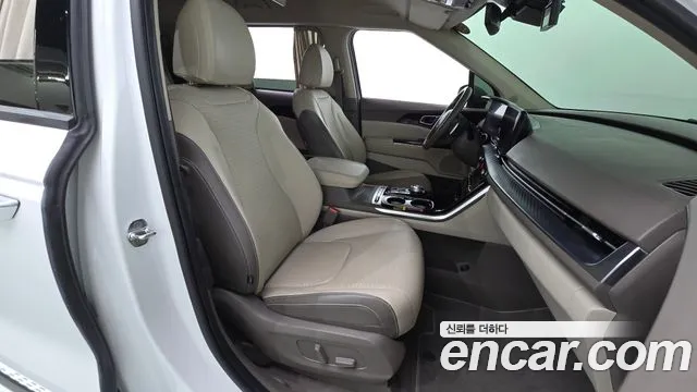 Kia Carnival Generation 4 — Фото автомобиля 16