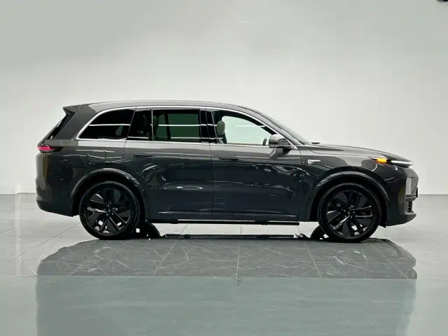 Li Auto L8 — Фото автомобиля 7