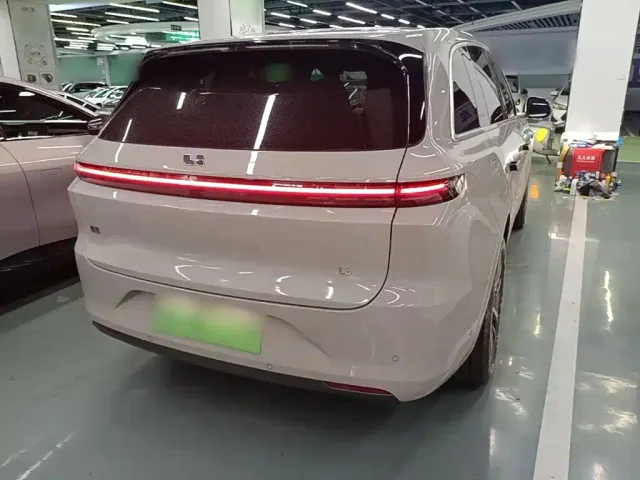 Li Auto L6 — Фото автомобиля 6