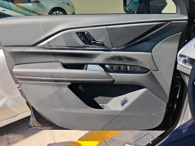Cadillac XT5 — Фото автомобиля 7