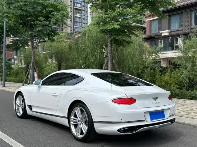 Bentley Continental — Фото автомобиля 4