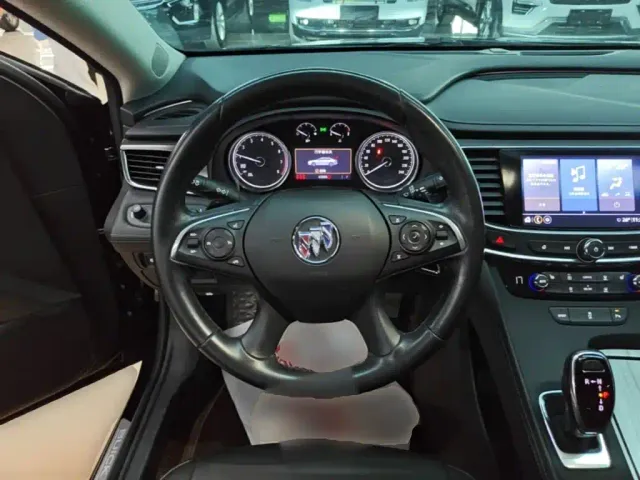 Buick LaCrosse — Фото автомобиля 10