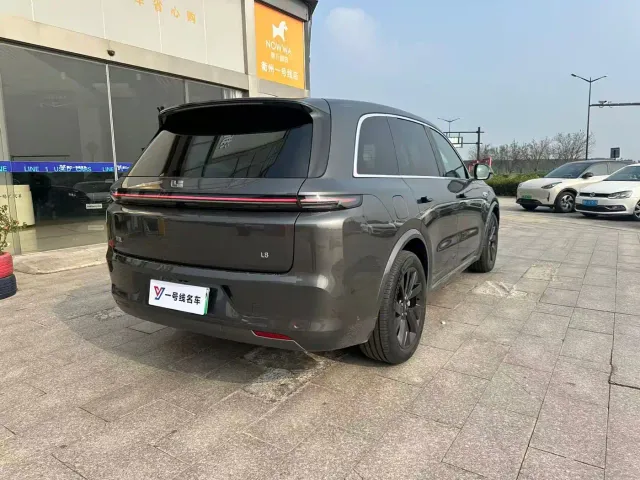 Li Auto L8 — Фото автомобиля 4