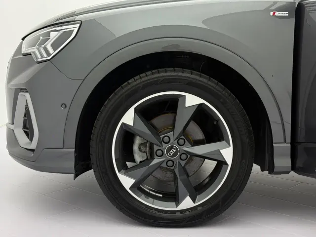 Audi Q3 — Фото автомобиля 18