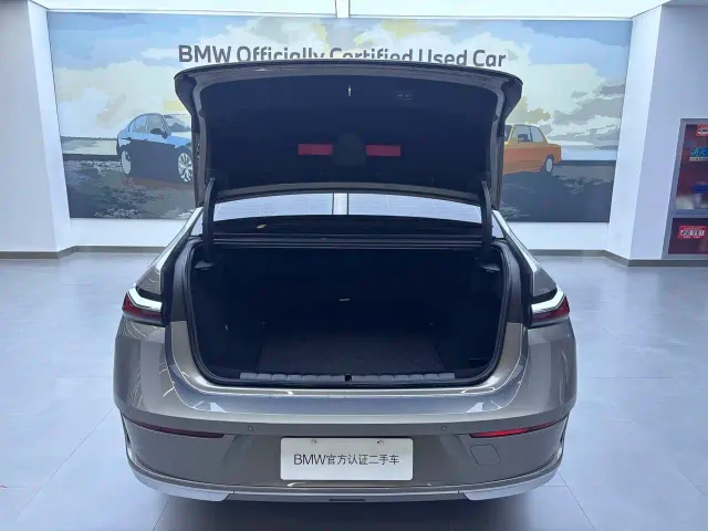BMW i7 — Фото автомобиля 5