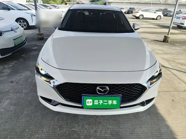 Mazda Axela — Фото автомобиля 2