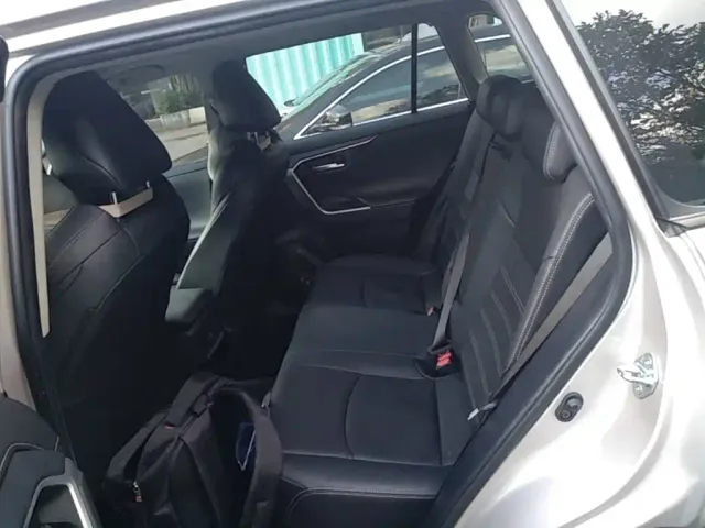 Toyota Wildlander — Фото автомобиля 16