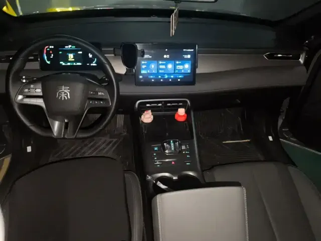 BYD Qin PLUS 2025 DM-i Smart Drive 55KM Leader — Фото автомобиля 12