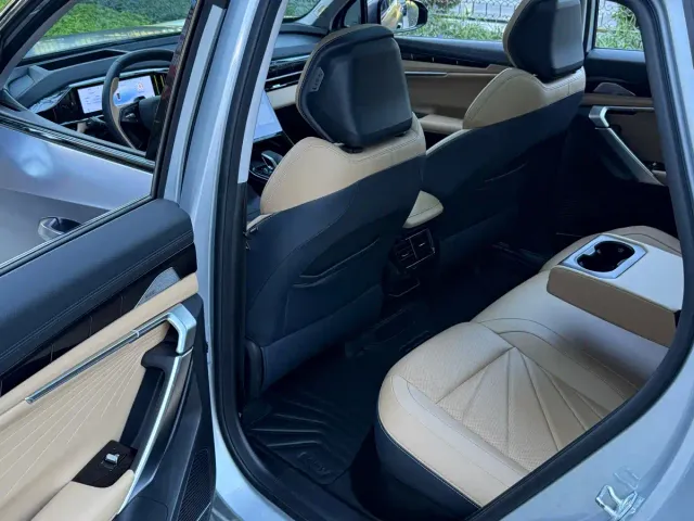Geely Boyue L — Фото автомобиля 6
