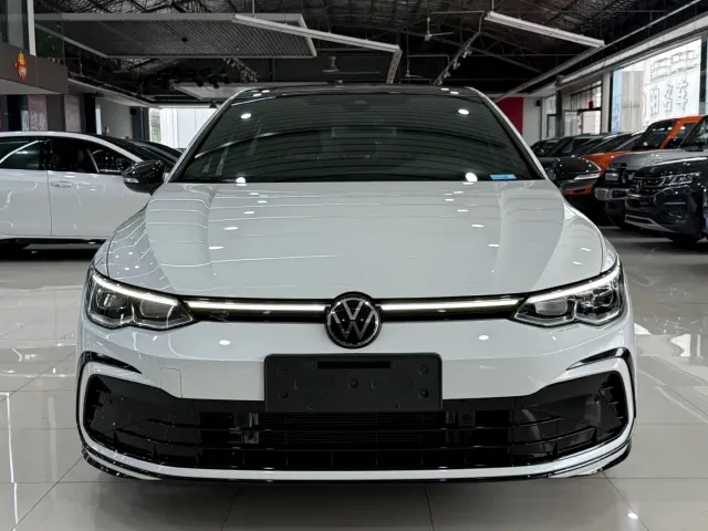 Фотография автомобиля — Volkswagen Golf