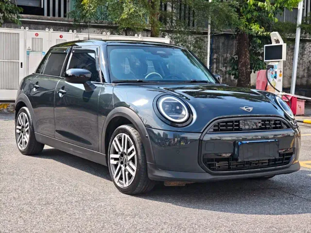 MINI Hatch — Фото автомобиля 3
