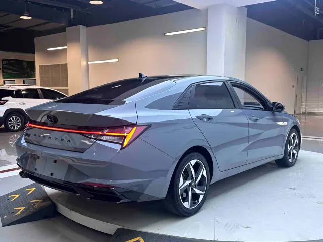 Hyundai Elantra — Фото автомобиля 7
