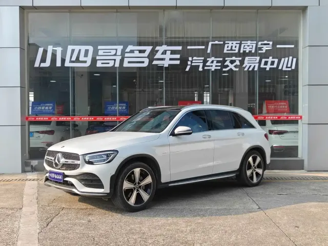 Фотография автомобиля — Mercedes-Benz GLC-Class