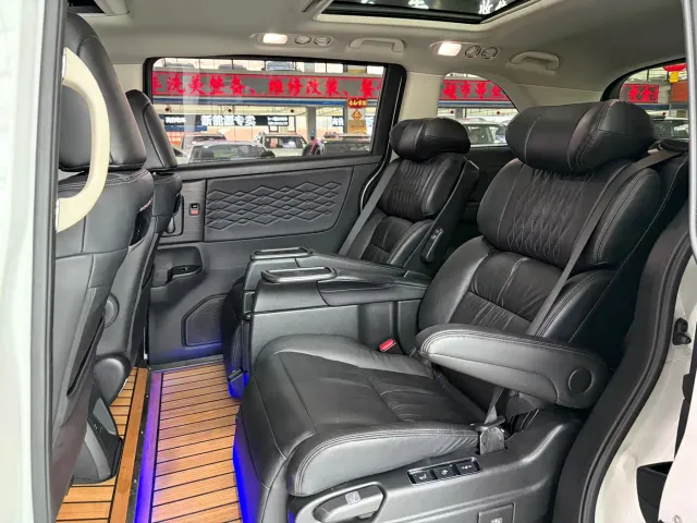 Honda Elysion — Фото автомобиля 6