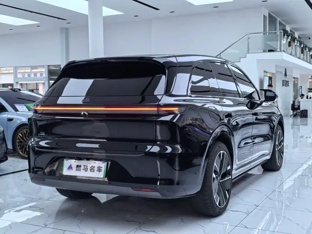 Li Auto L6 — Фото автомобиля 15