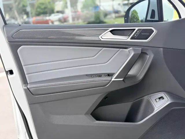 Volkswagen Tiguan L — Фото автомобиля 19