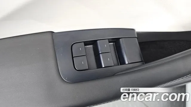 Tesla Model 3 — Фото автомобиля 18