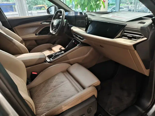 Audi Q5L — Фото автомобиля 8