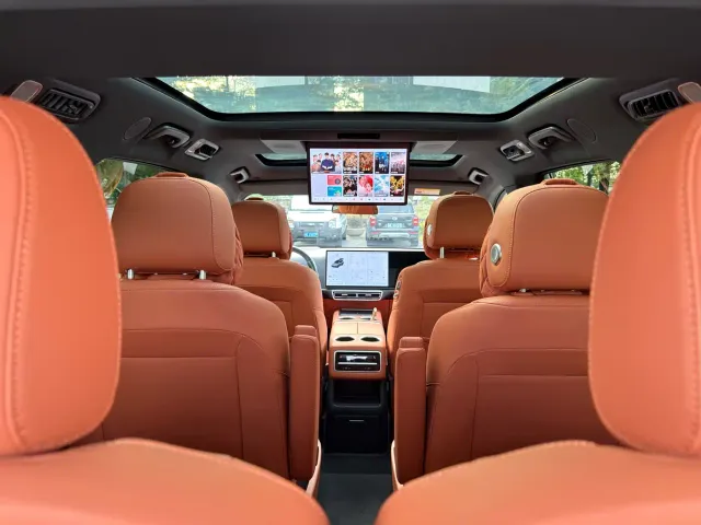 Li Auto L8 — Фото автомобиля 13
