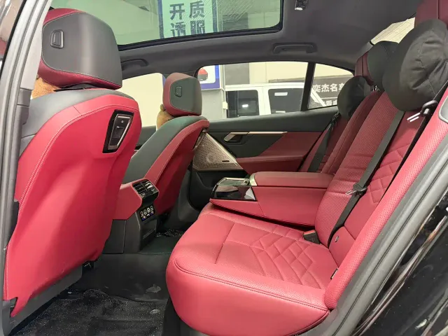 BMW 5 Series — Фото автомобиля 6