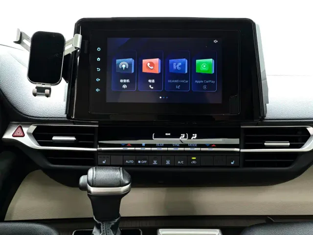 Toyota Sienna — Фото автомобиля 12