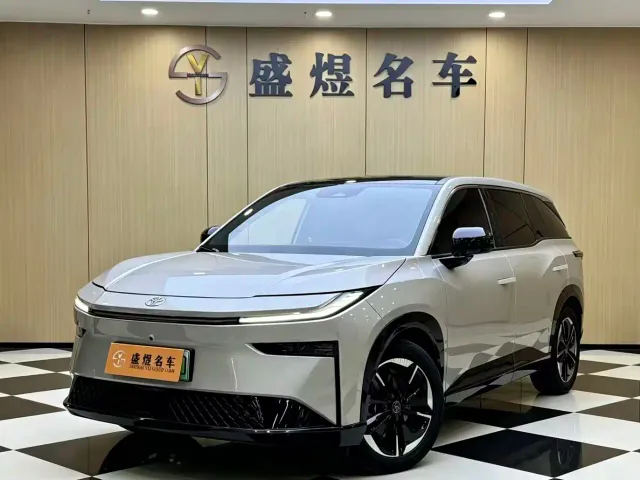 Фотография автомобиля — Toyota BoZhi 3X