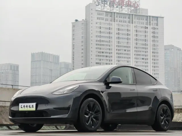 Фотография автомобиля — Tesla Model Y
