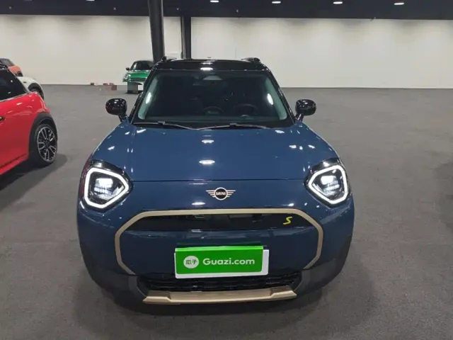 MINI Electric MINI ACEMAN — Фото автомобиля 2