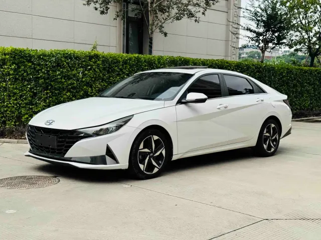 Фотография автомобиля — Hyundai Elantra