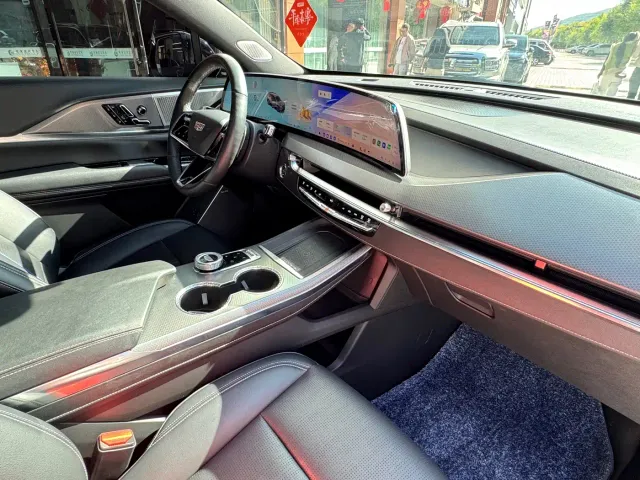 Cadillac XT5 — Фото автомобиля 17