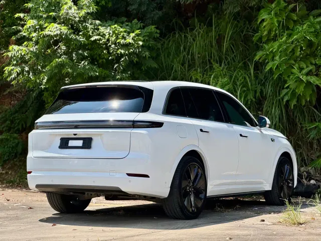 Li Auto L7 — Фото автомобиля 6