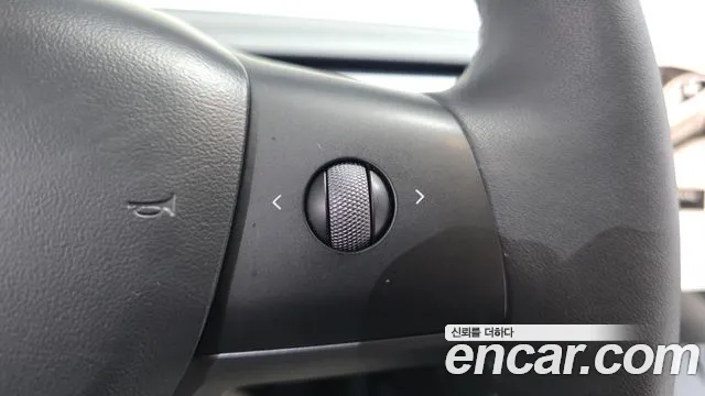 Tesla Model Y — Фото автомобиля 22