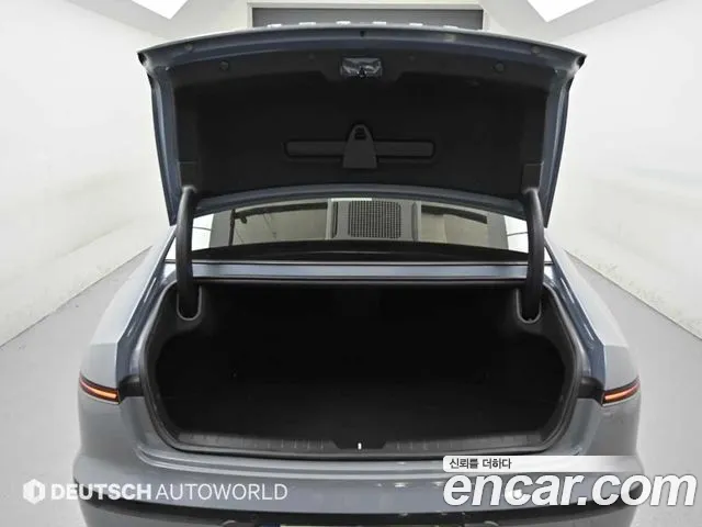 Hyundai Grandeur Grandeur (GN7) 2.5 Бензин 2WD — Фото автомобиля 19