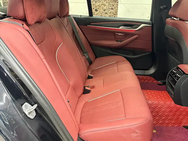 BMW 5 Series — Фото автомобиля 12