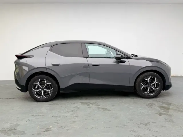 Lynk & Co Z20 — Фото автомобиля 9