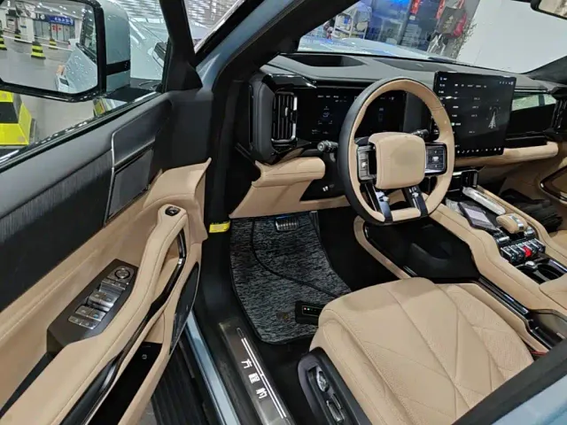 BYD FangChengBao Leopard 8 — Фото автомобиля 15