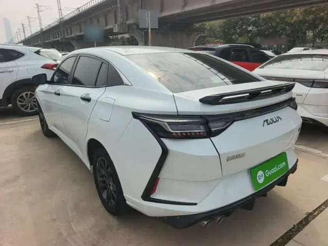 Dongfeng Yixuan — Фото автомобиля 4