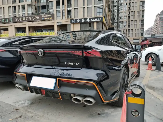 Changan UNI-V — Фото автомобиля 16
