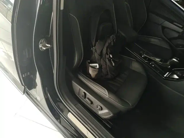Volkswagen Passat — Фото автомобиля 24