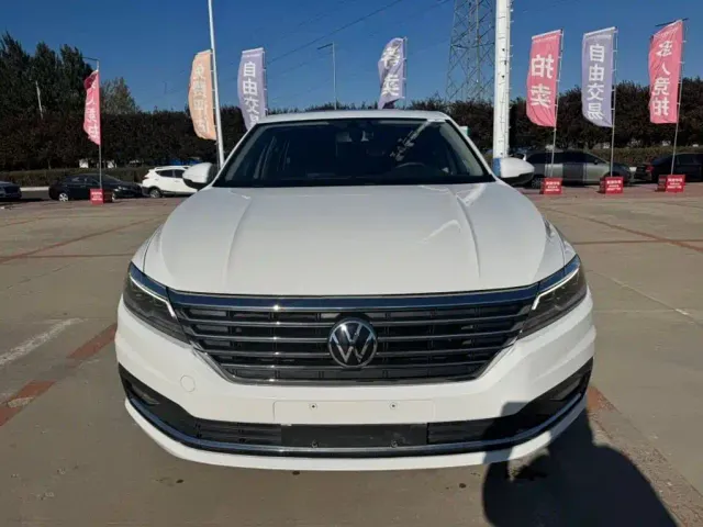 Volkswagen Lavida — Фото автомобиля 2