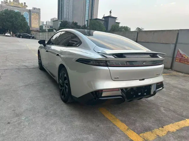 Dongfeng eπ 007 — Фото автомобиля 6