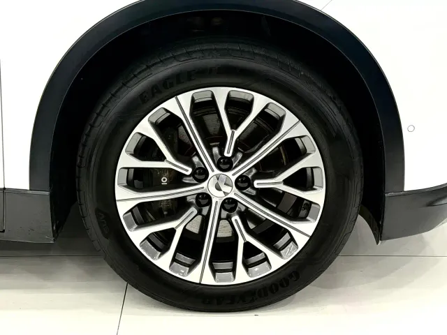 Nio EC6 — Фото автомобиля 19