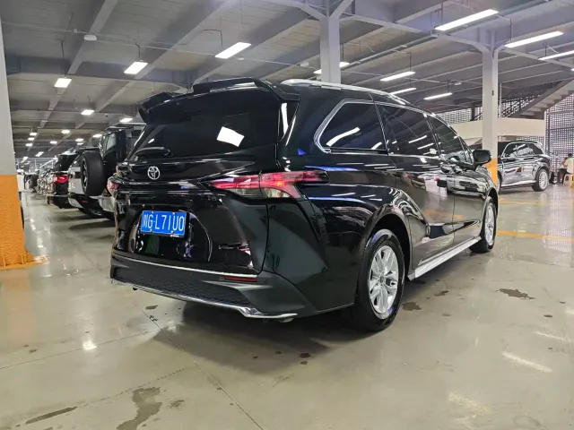 Toyota Granvia — Фото автомобиля 14