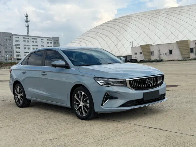 Geely Emgrand — Фото автомобиля 3