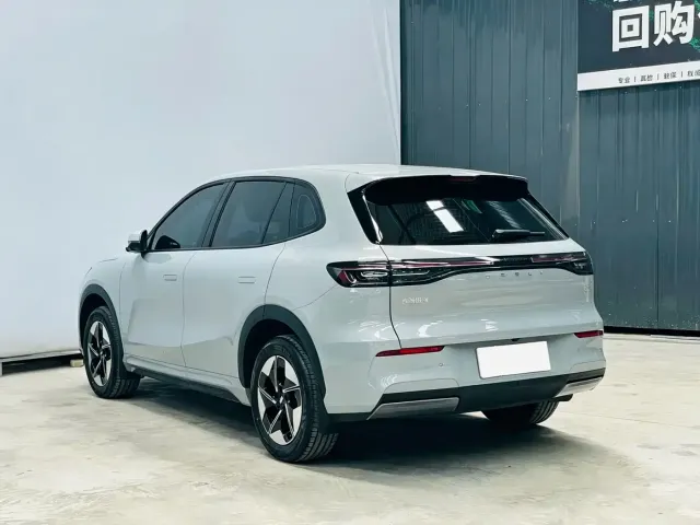 Geely Galaxy E5 — Фото автомобиля 6